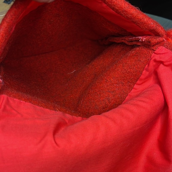 Crossbody Wool Bag - Picture 10 of 11